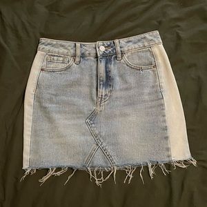 Light wash, two-toned denim high waist mini skirt
